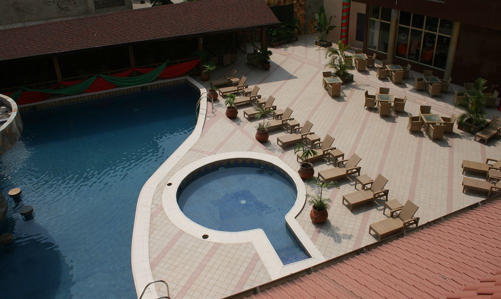 Royal Nick Hotel Tema Bagian luar foto
